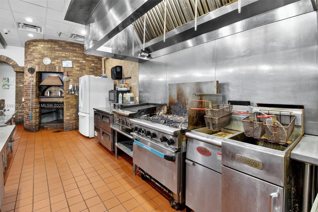 Restaurant And Bar For Sale In Coral Springs, Coral Springs, FL 33071 Photo