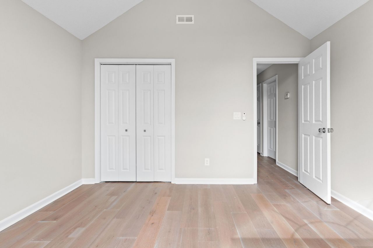 2220 Hillside Street Photo 11