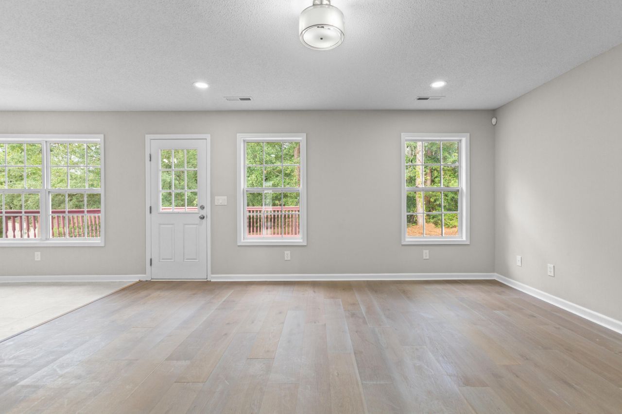 2220 Hillside Street Photo 13