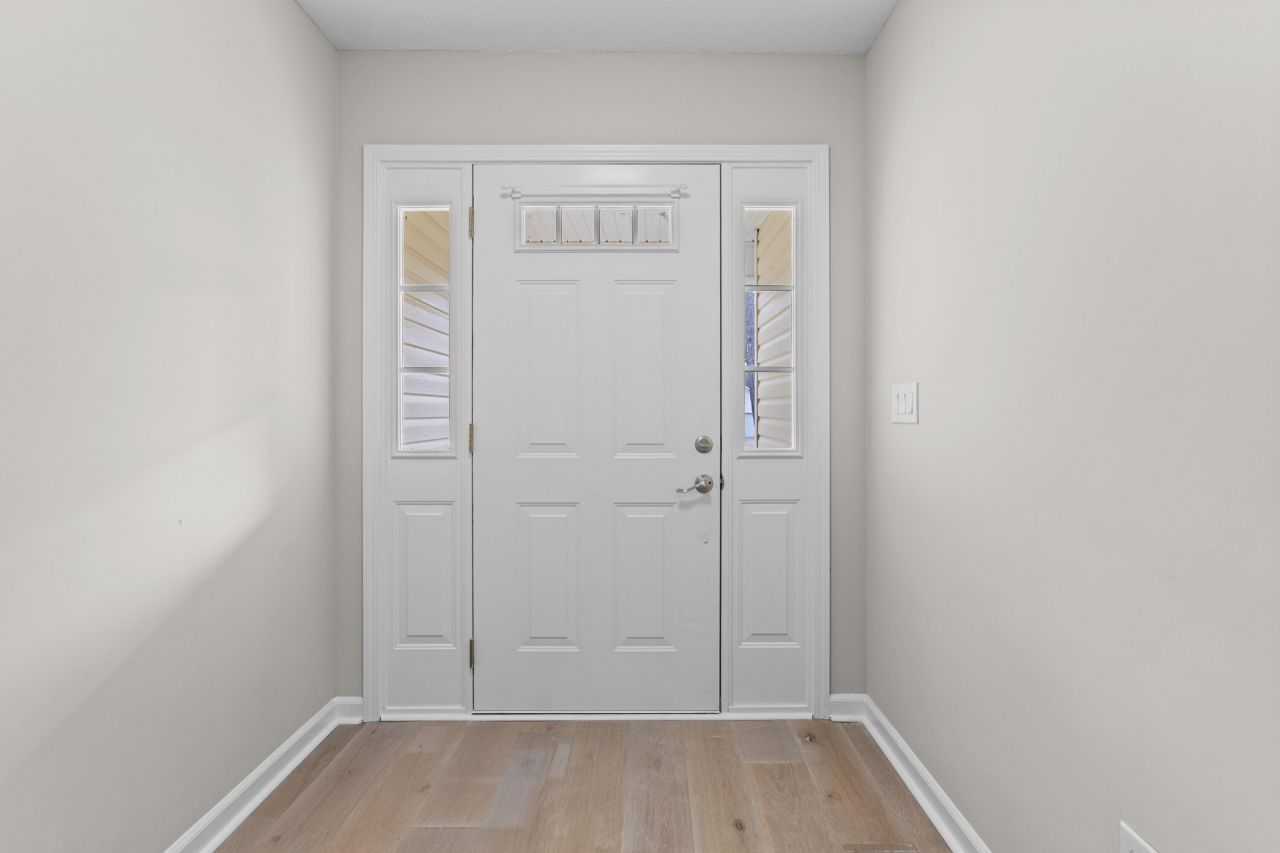 2220 Hillside Street Photo 7