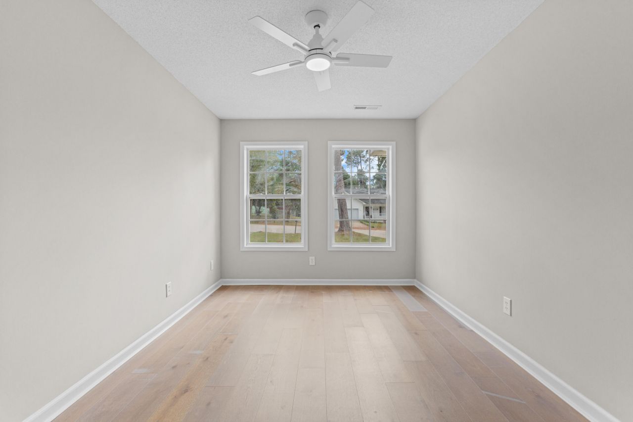 2220 Hillside Street Photo 8