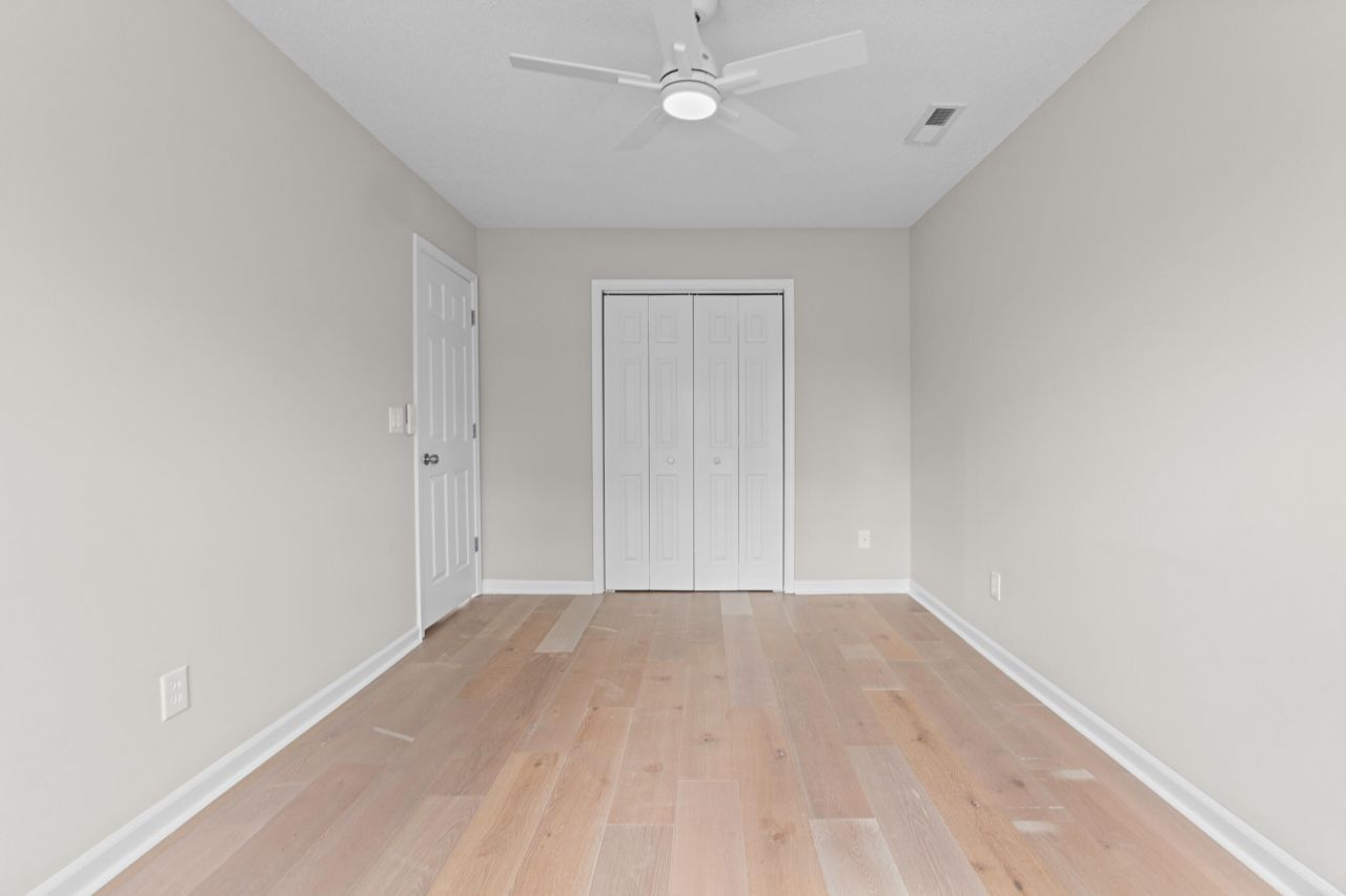 2220 Hillside Street Photo 9