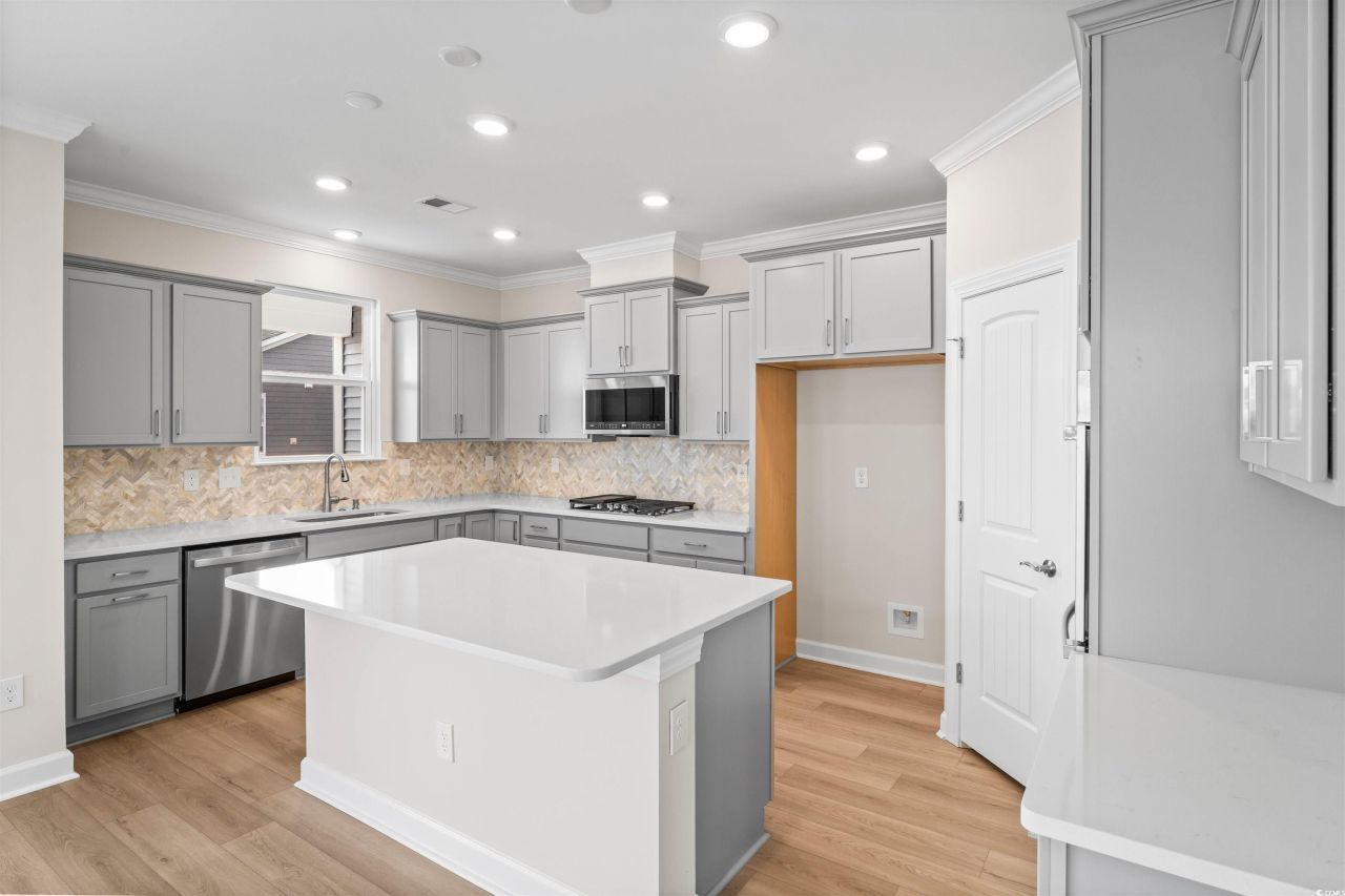 1547 Breakwater Dr. Photo 6