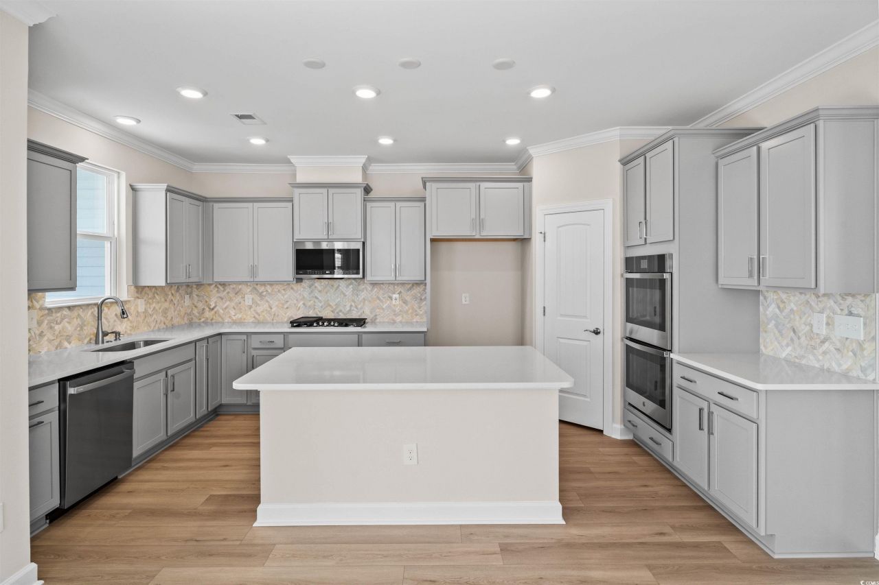 1547 Breakwater Dr. Photo 8