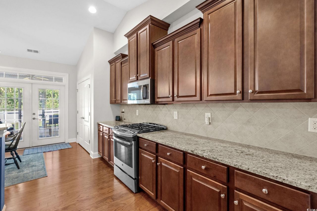 940 Henry James Dr. Photo 10