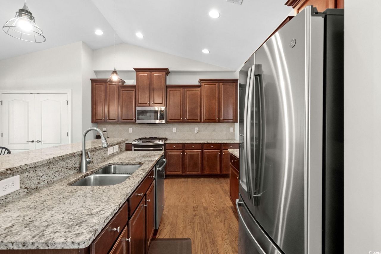 940 Henry James Dr. Photo 15