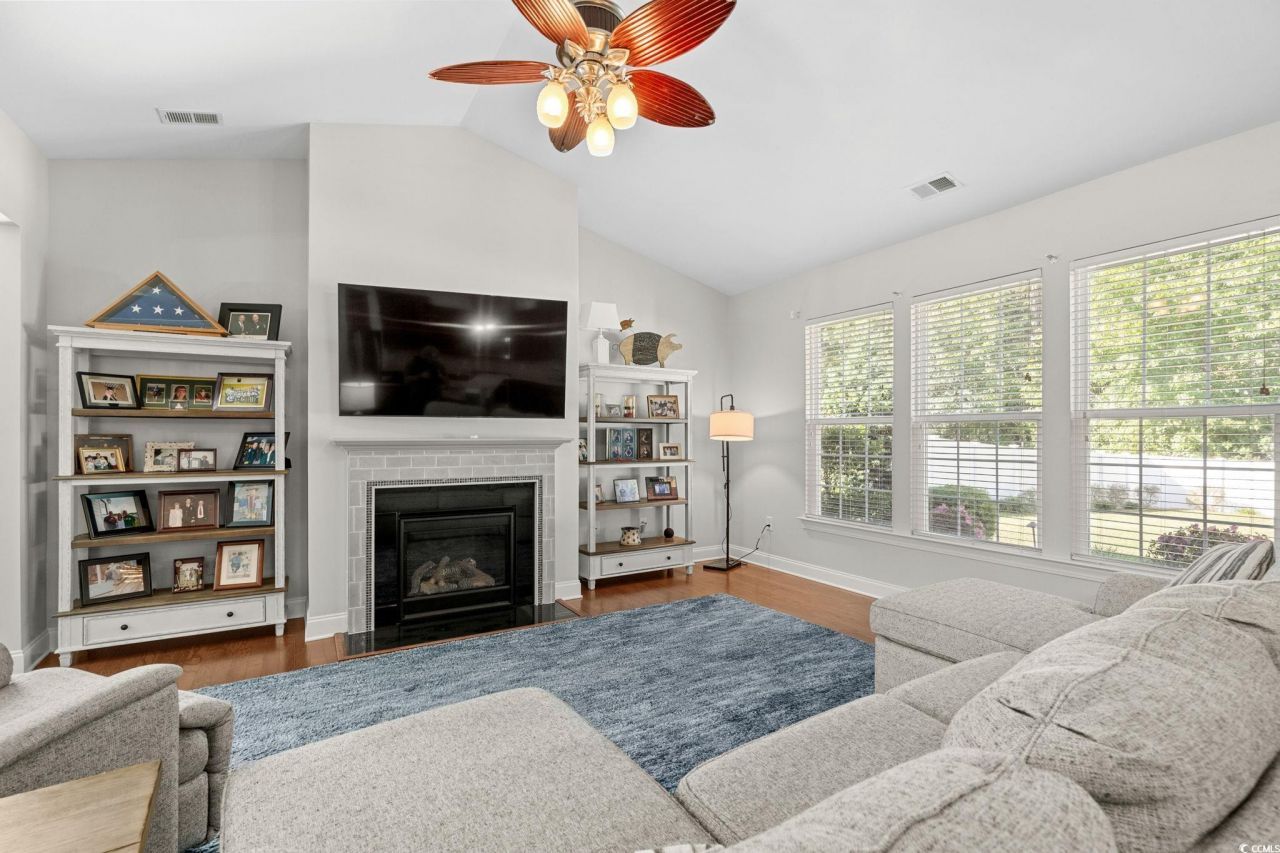 940 Henry James Dr. Photo 16