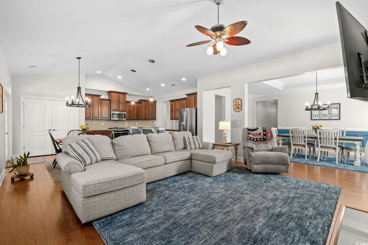 940 Henry James Dr. Photo 18