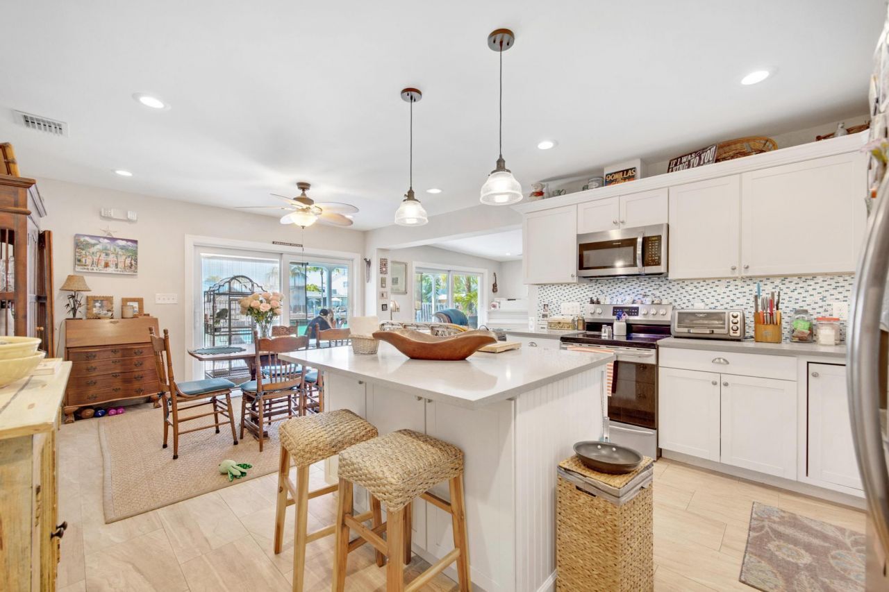 351 8th Street, Key Colony, FL 33051 Photo