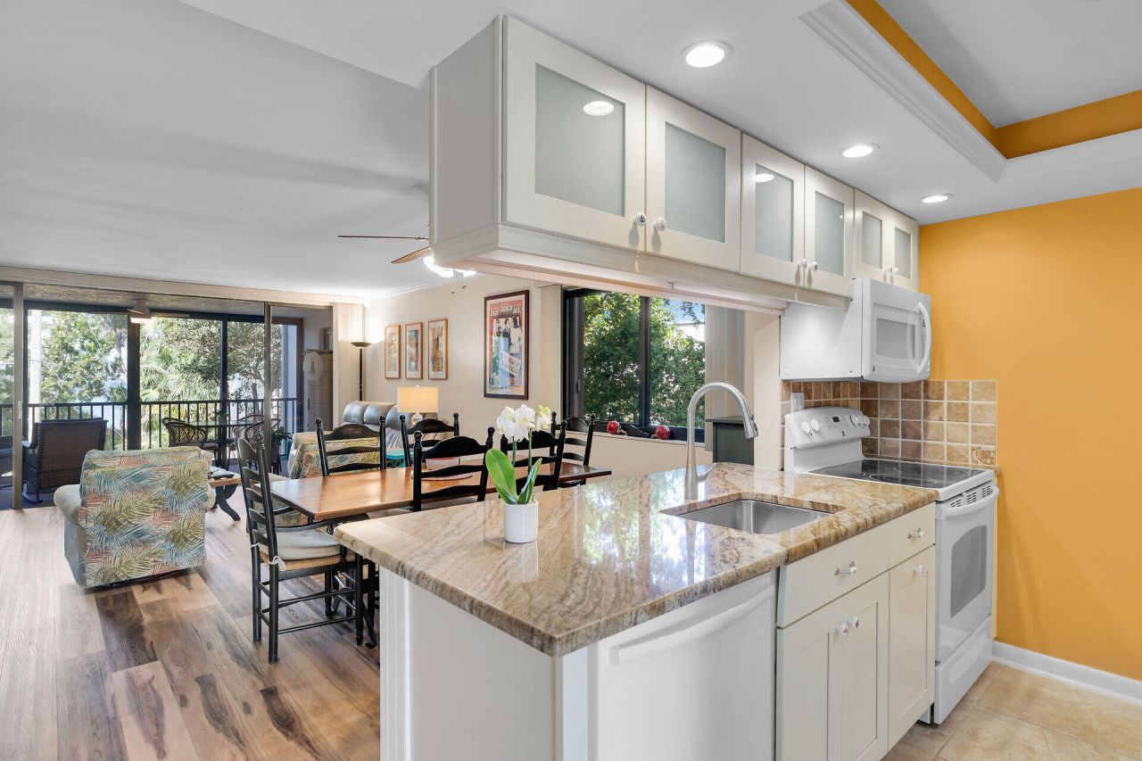 97652 Overseas Highway, Unit M8, Key Largo, FL 33037 Photo