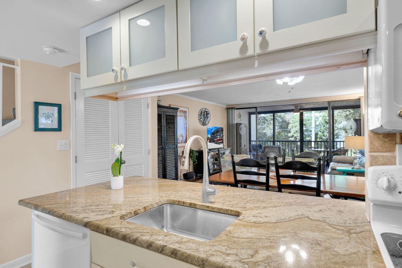 97652 Overseas Highway, Unit M8, Key Largo, FL 33037 Photo