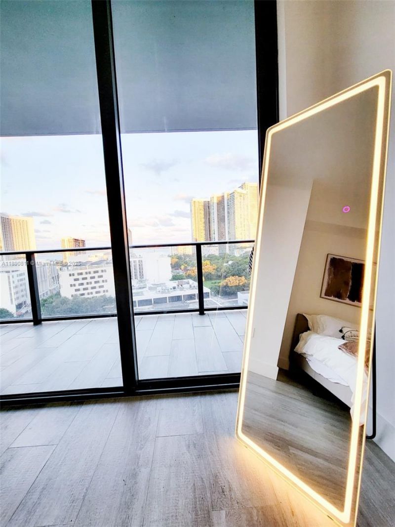 121 NE 34th St, Unit 908, Miami, FL 33137 Photo