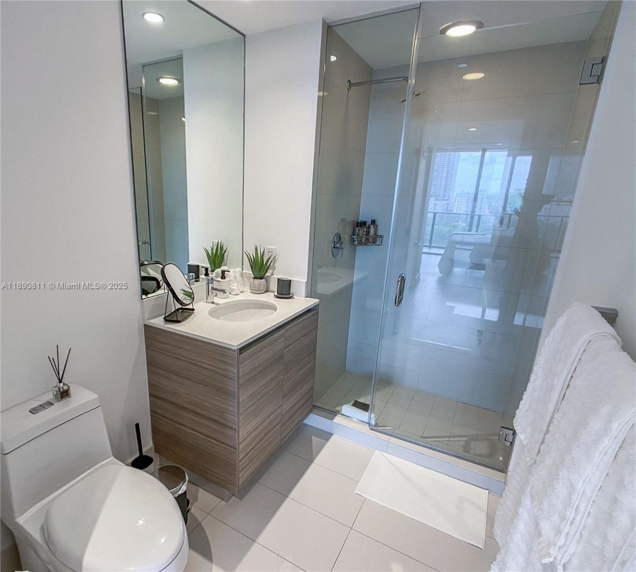 121 NE 34th St, Unit 908, Miami, FL 33137 Photo