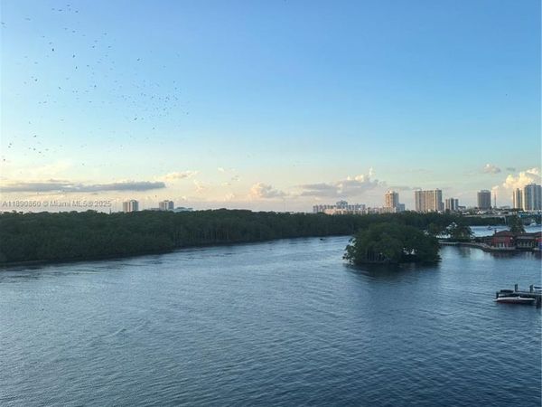 400 Kings Point Dr, Unit 614, Sunny Isles Beach, FL 33160