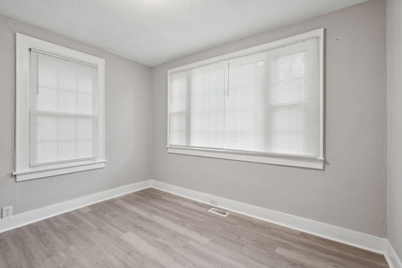 2732 Houston Street Photo 6