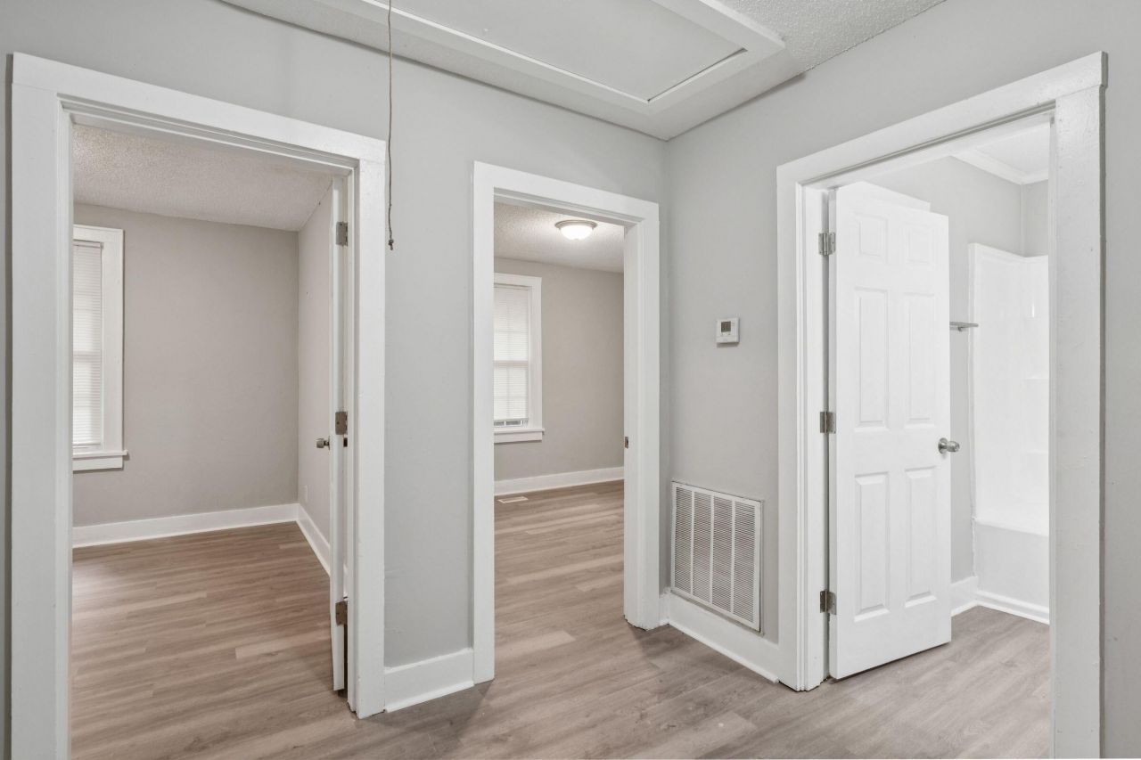 2732 Houston Street Photo 7