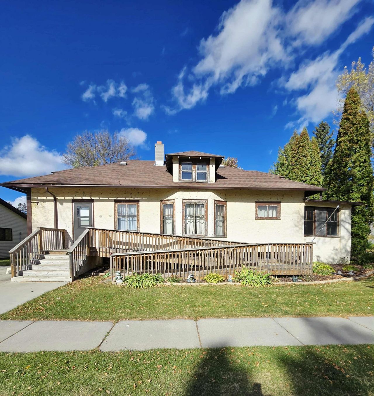 603 Arnold Avenue N, Thief River Falls, MN 56701 Main Photo