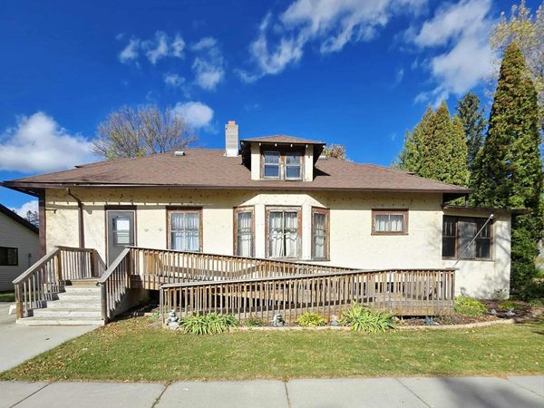 603 Arnold Avenue N, Thief River Falls, MN 56701