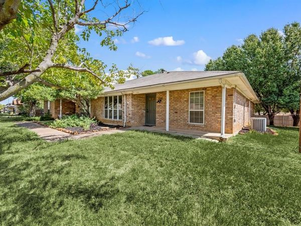 7304 Davis Boulevard, North Richland Hills, TX 76182