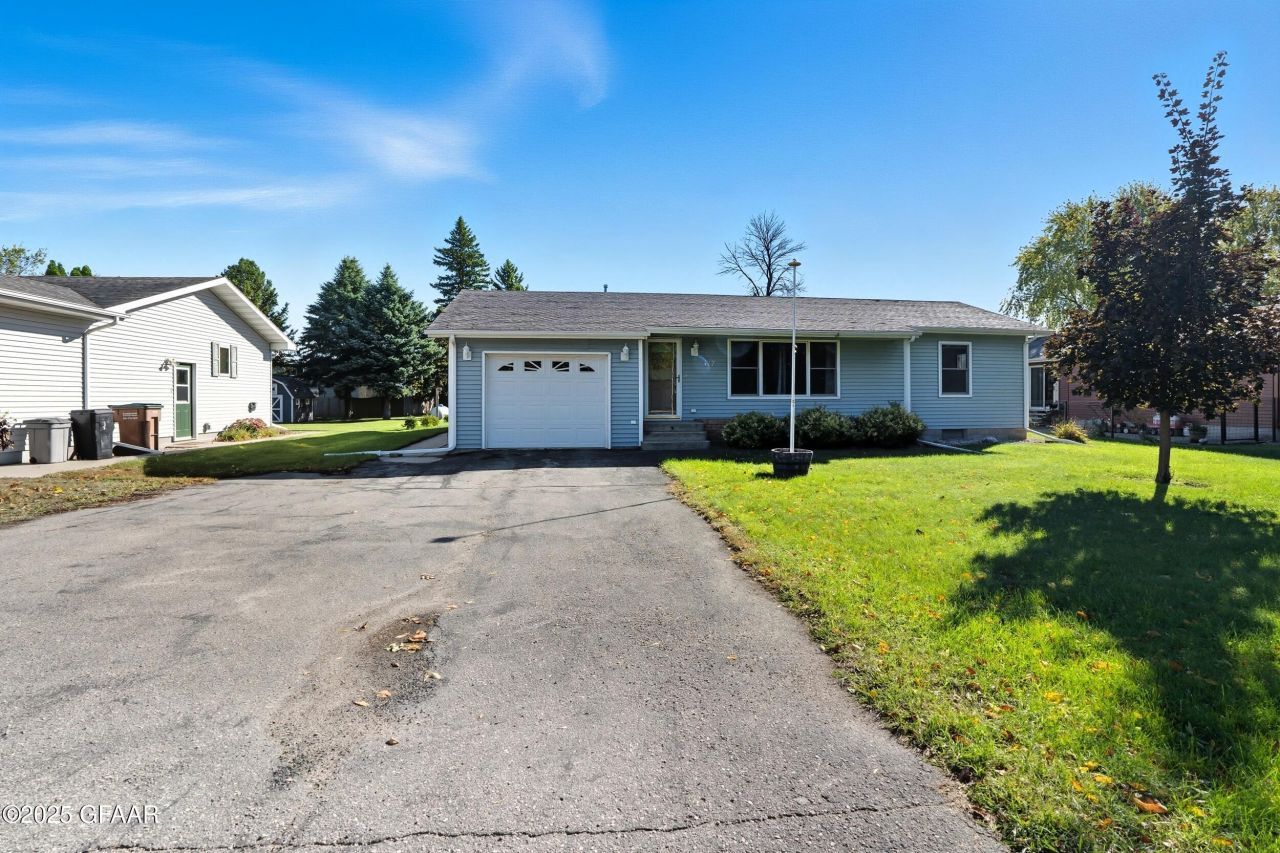 417 Prospect Avenue, Gilby, ND 58235 Main Photo