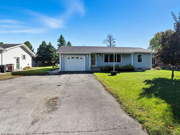 417 PROSPECT Avenue, Gilby, ND 58235