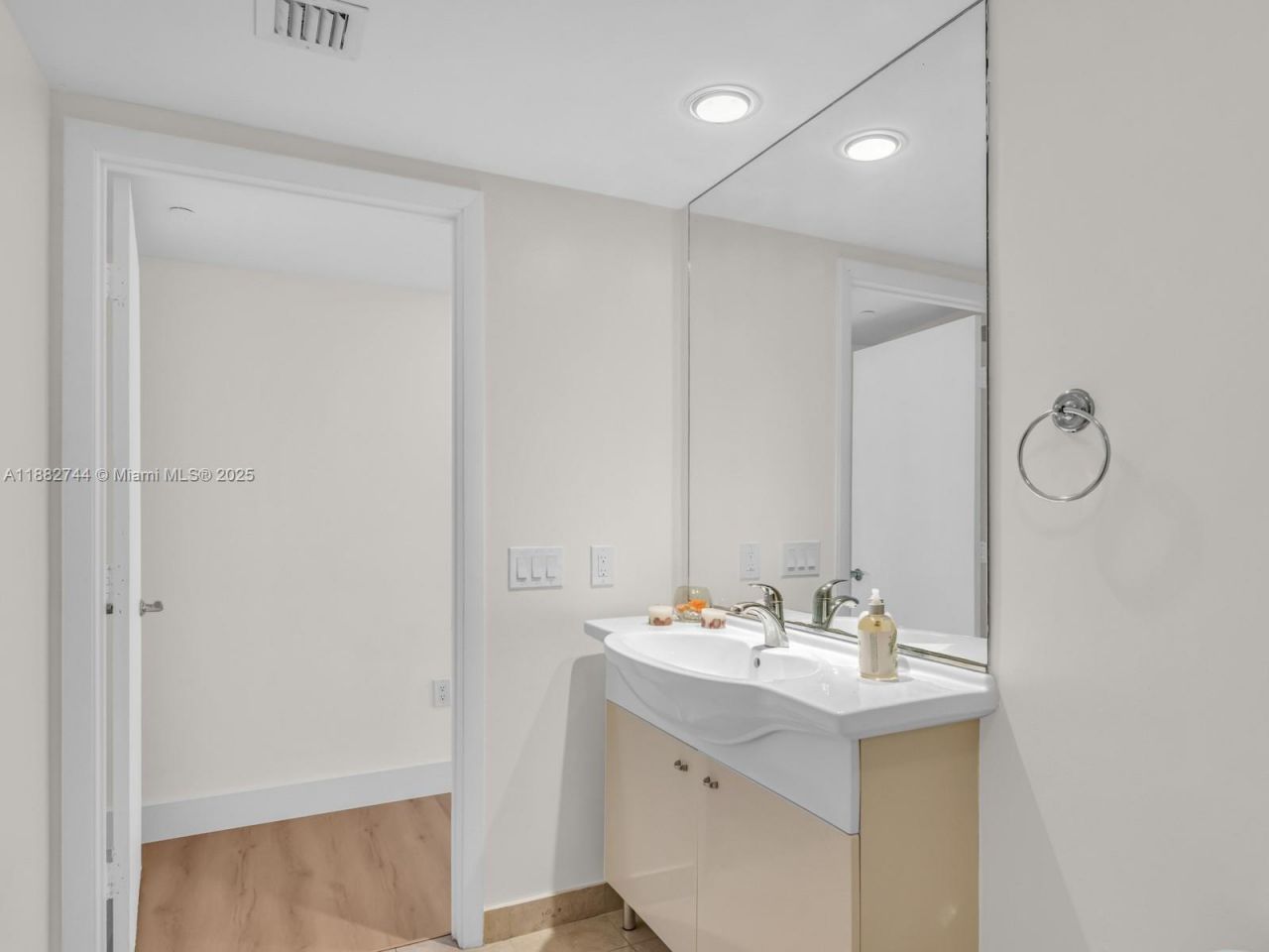 1830 S Ocean Dr, Unit 4312, Hallandale Beach, FL 33009 Photo