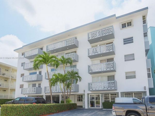 1662 Lincoln Ct, Unit 402, Miami Beach, FL 33139