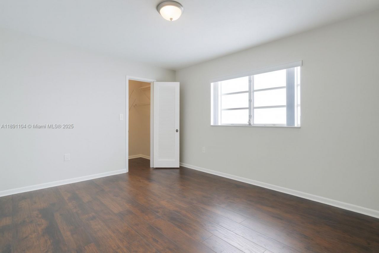 1662 Lincoln Ct, Unit 402, Miami Beach, FL 33139 Photo