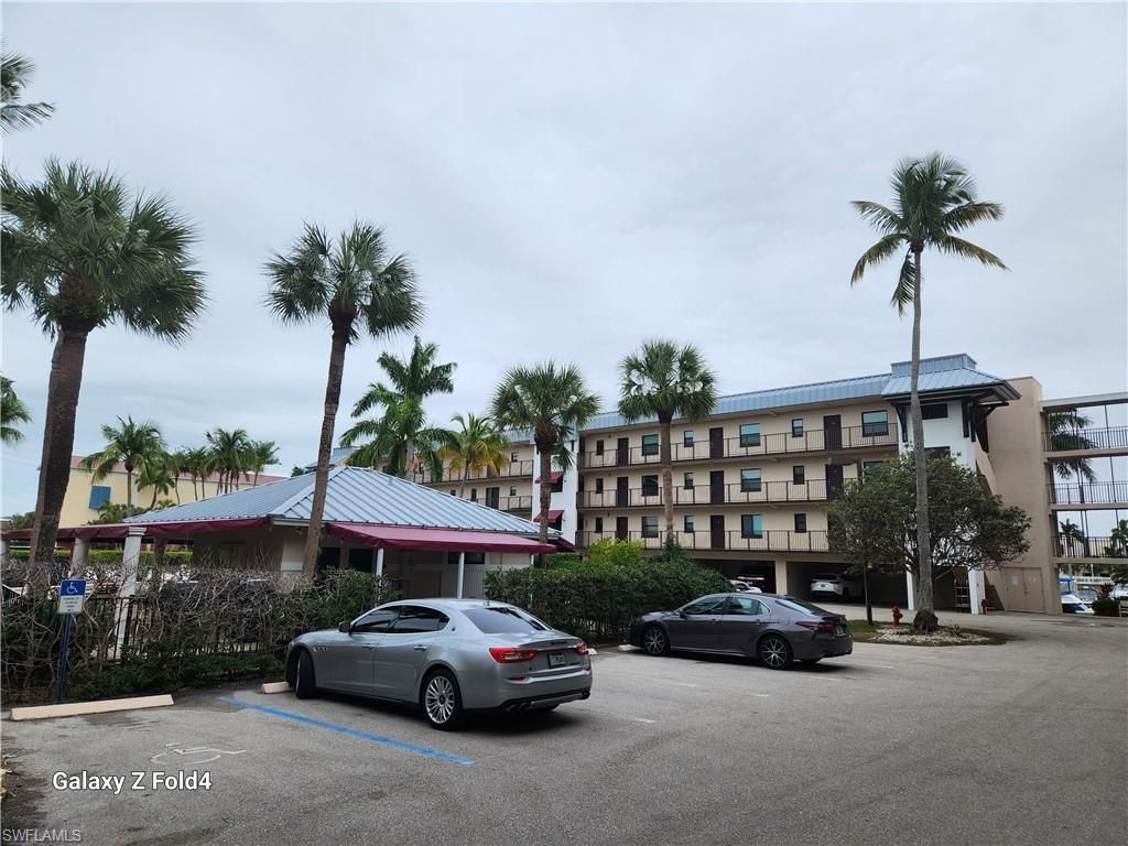 805 River Point Dr, Unit C-307, Naples, FL 34102 Photo