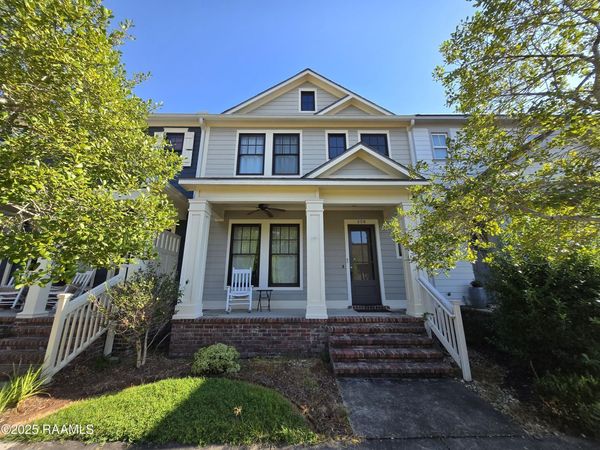 208 Traditions Drive , Lafayette, LA 70508