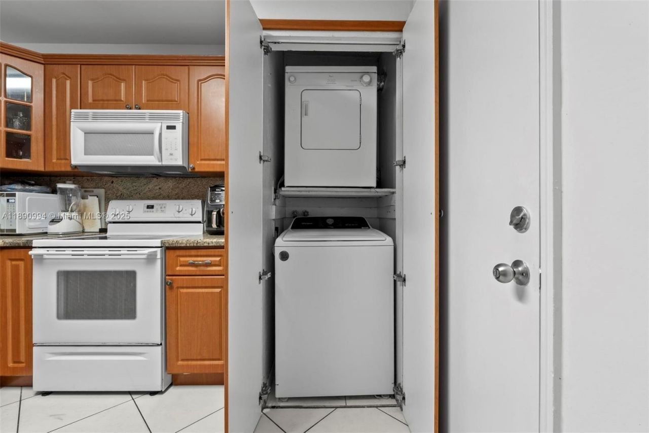 1800 W 54th St, Unit 109, Hialeah, FL 33012 Photo