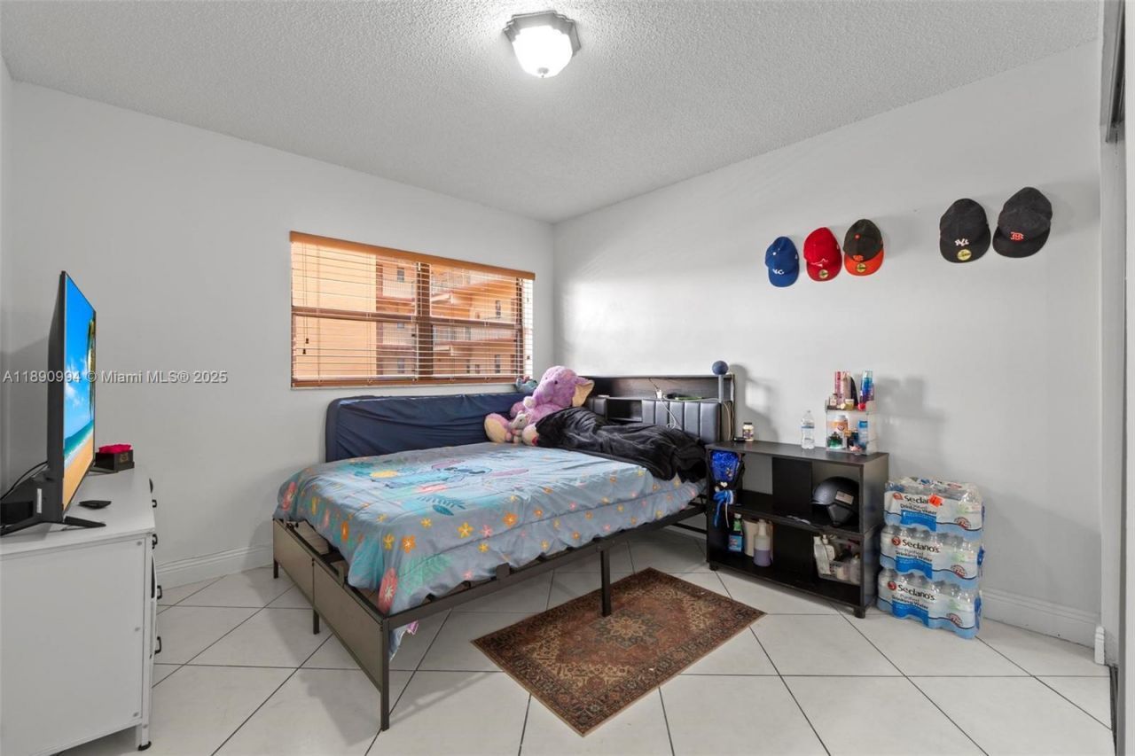 1800 W 54th St, Unit 109, Hialeah, FL 33012 Photo
