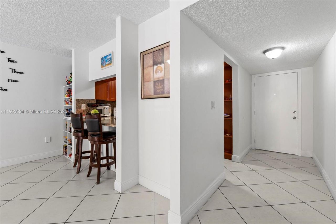 1800 W 54th St, Unit 109, Hialeah, FL 33012 Photo