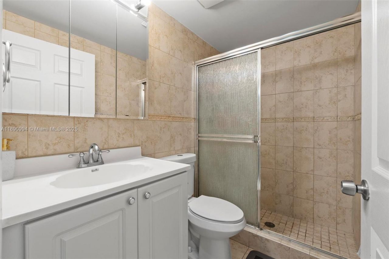 1800 W 54th St, Unit 109, Hialeah, FL 33012 Photo