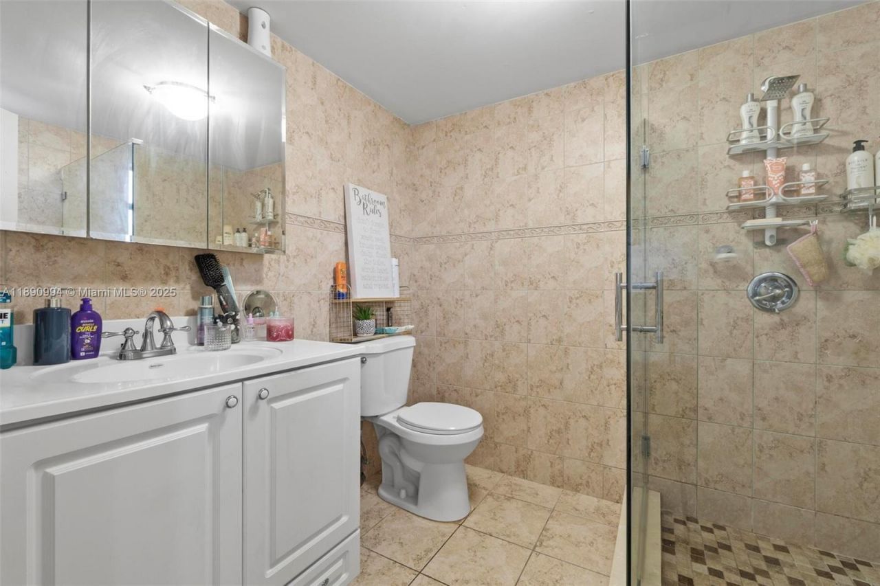 1800 W 54th St, Unit 109, Hialeah, FL 33012 Photo