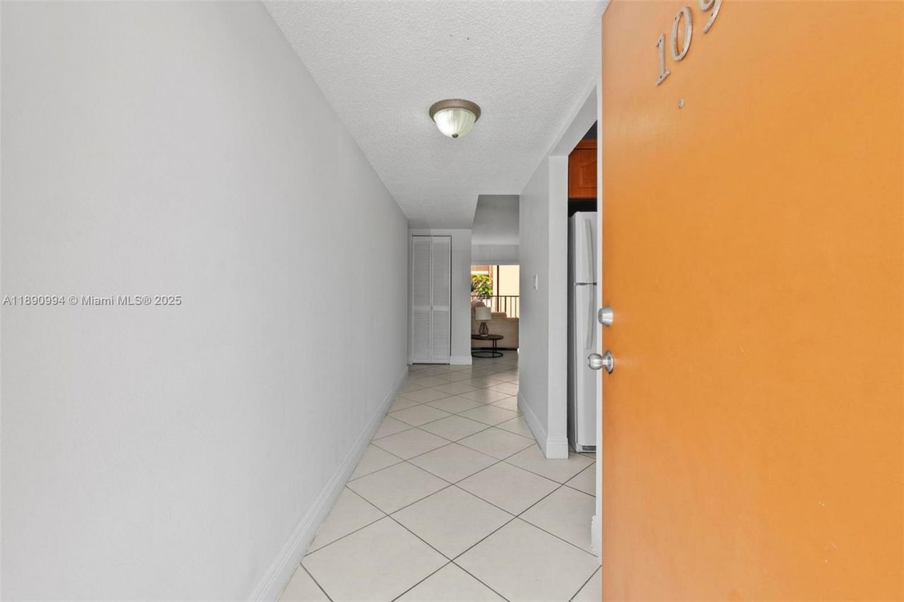 1800 W 54th St, Unit 109, Hialeah, FL 33012 Photo