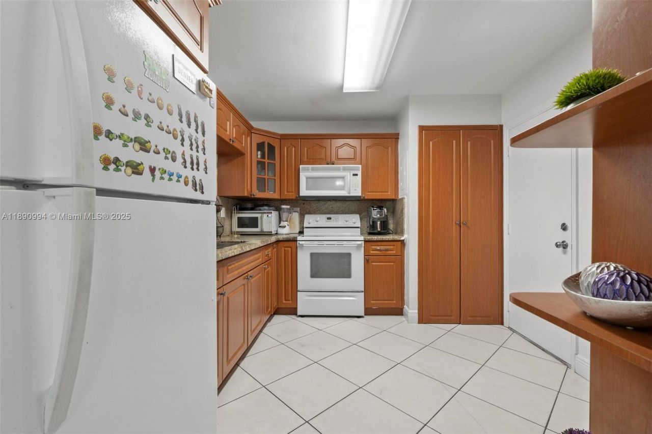 1800 W 54th St, Unit 109, Hialeah, FL 33012 Photo