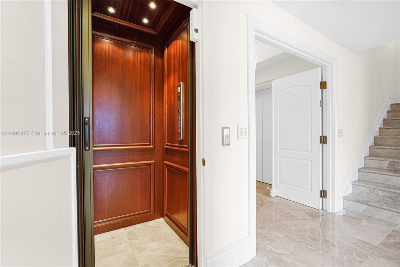 3501 N Ocean Drive, Unit PH7, Hollywood, FL 33019 Photo