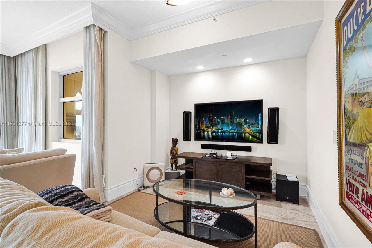 3501 N Ocean Drive, Unit PH7, Hollywood, FL 33019 Photo