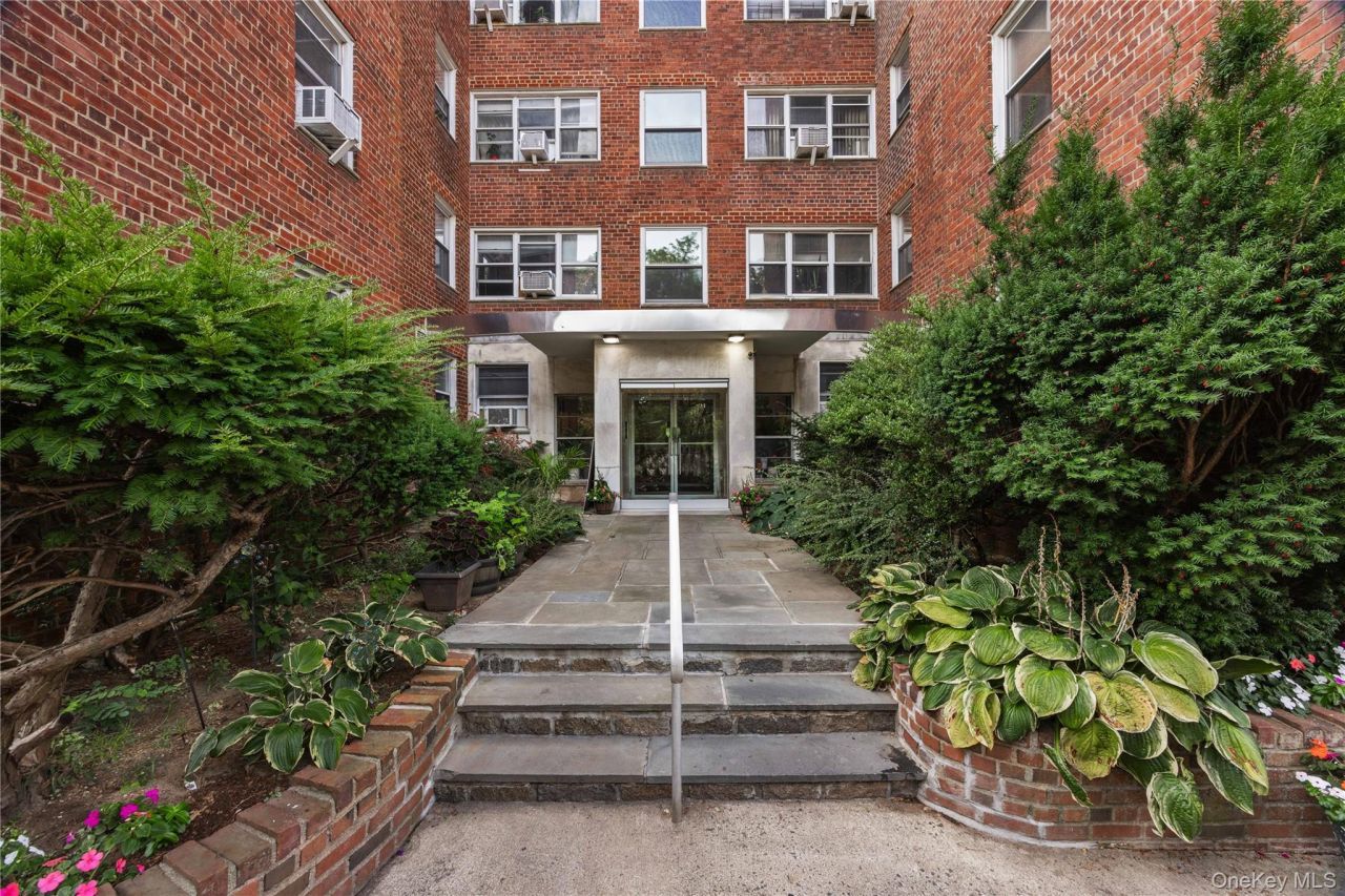 1234 Midland Avenue, Unit Apt 3F, Bronxville, NY 10708 Main Photo