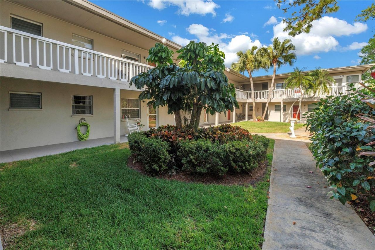 800 71st Avenue N, Unit 10, Saint Petersburg, FL 33702 Photo