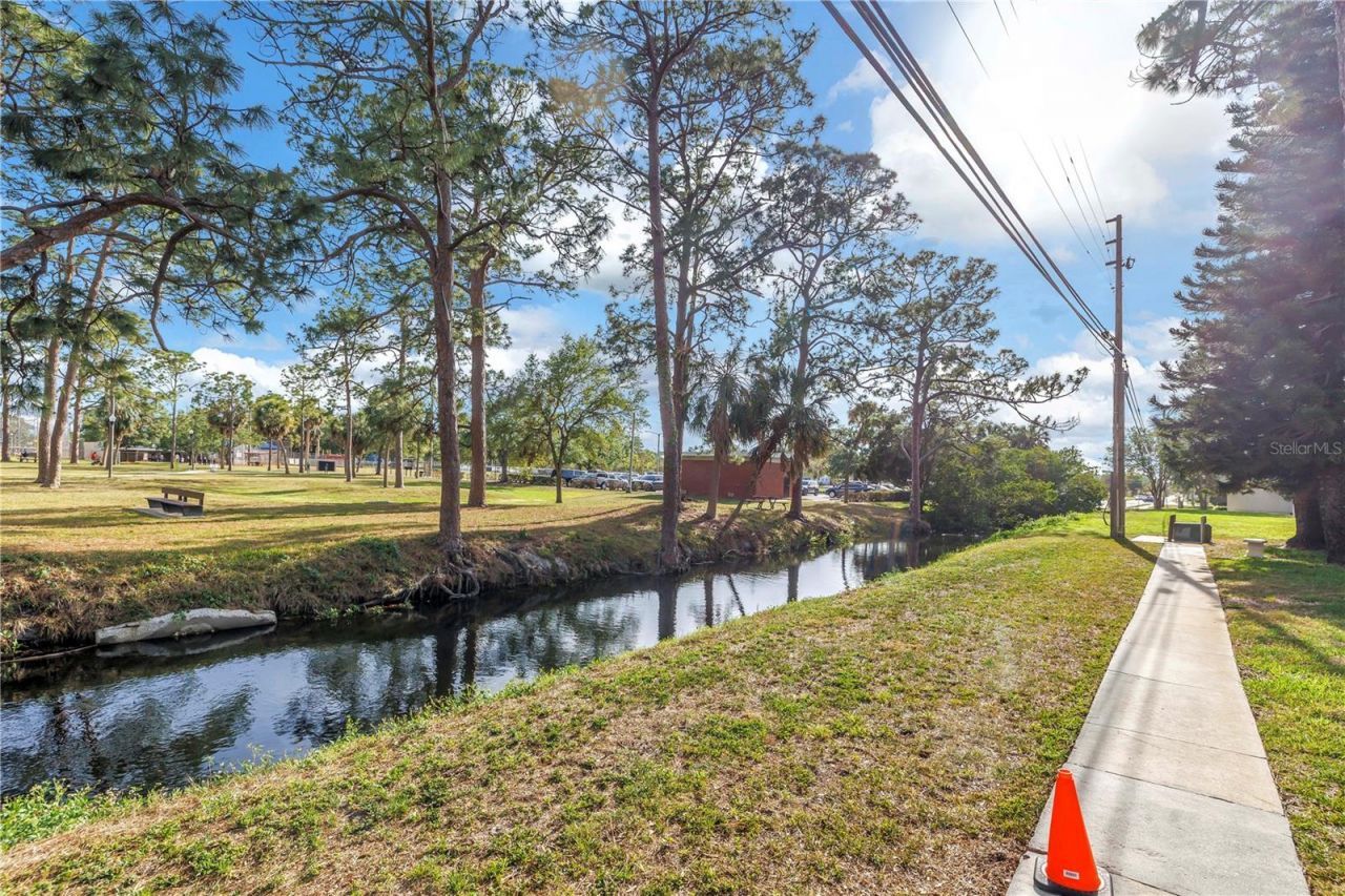 800 71st Avenue N, Unit 10, Saint Petersburg, FL 33702 Photo