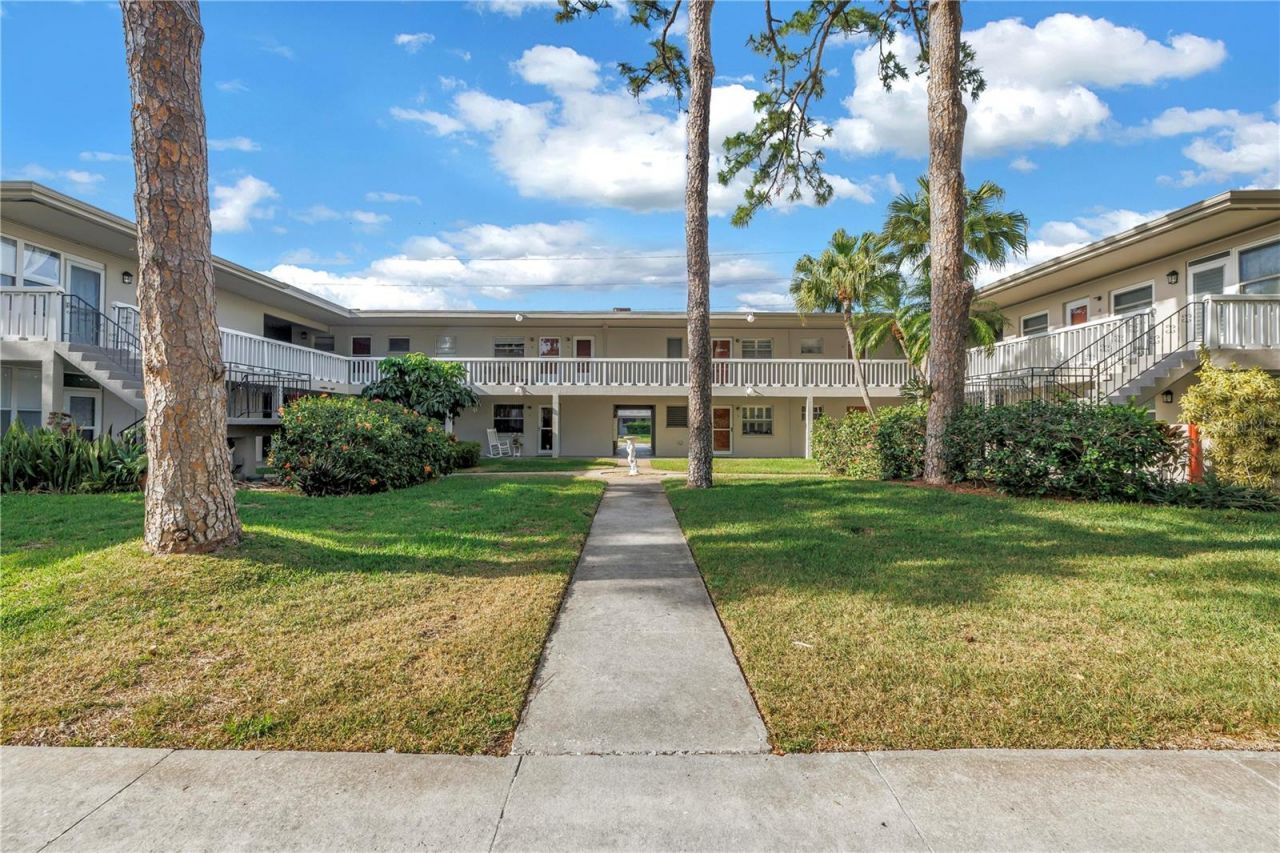 800 71st Avenue N, Unit 10, Saint Petersburg, FL 33702 Photo