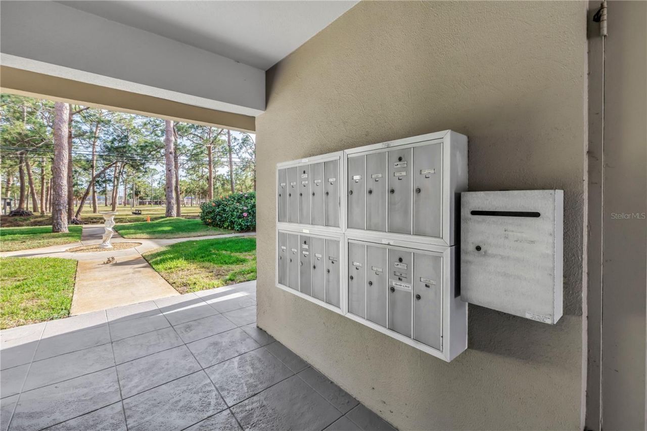 800 71st Avenue N, Unit 10, Saint Petersburg, FL 33702 Photo