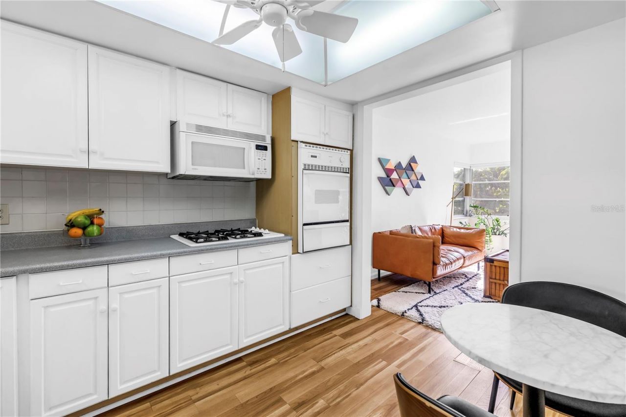 800 71st Avenue N, Unit 10, Saint Petersburg, FL 33702 Photo