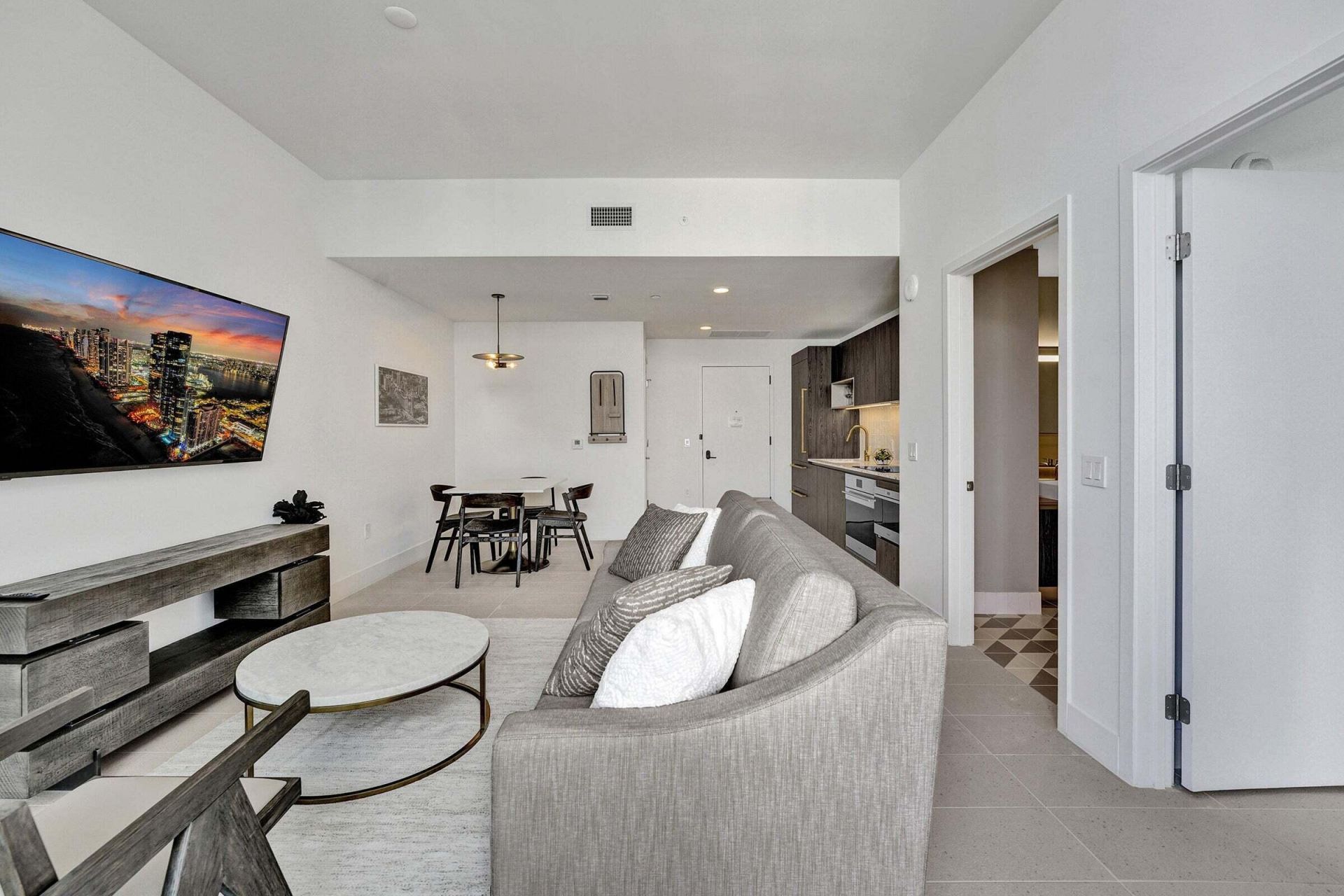 159 NE 6th Street, Unit 4813, Miami, FL 33132 Photo