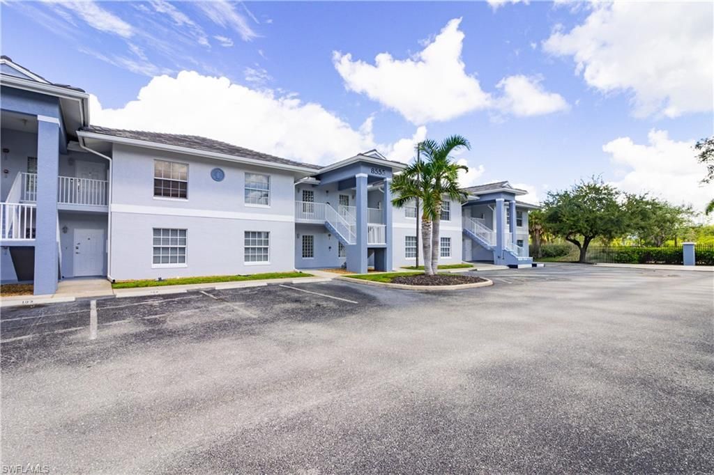 8555 Bernwood Cove Loop, Unit 105, Fort Myers, FL 33966 Photo