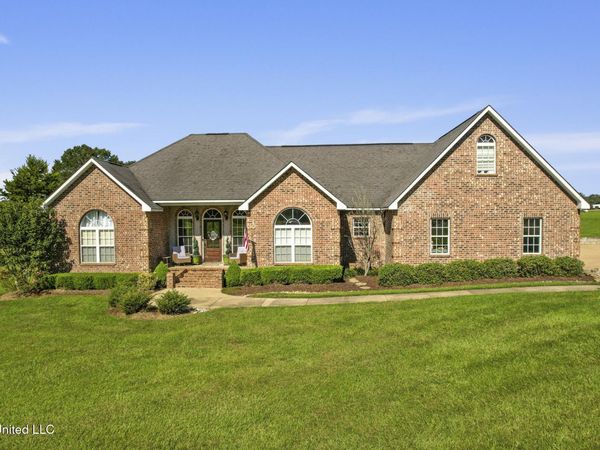 1011 Rolling Oaks Drive, McComb, MS 39648