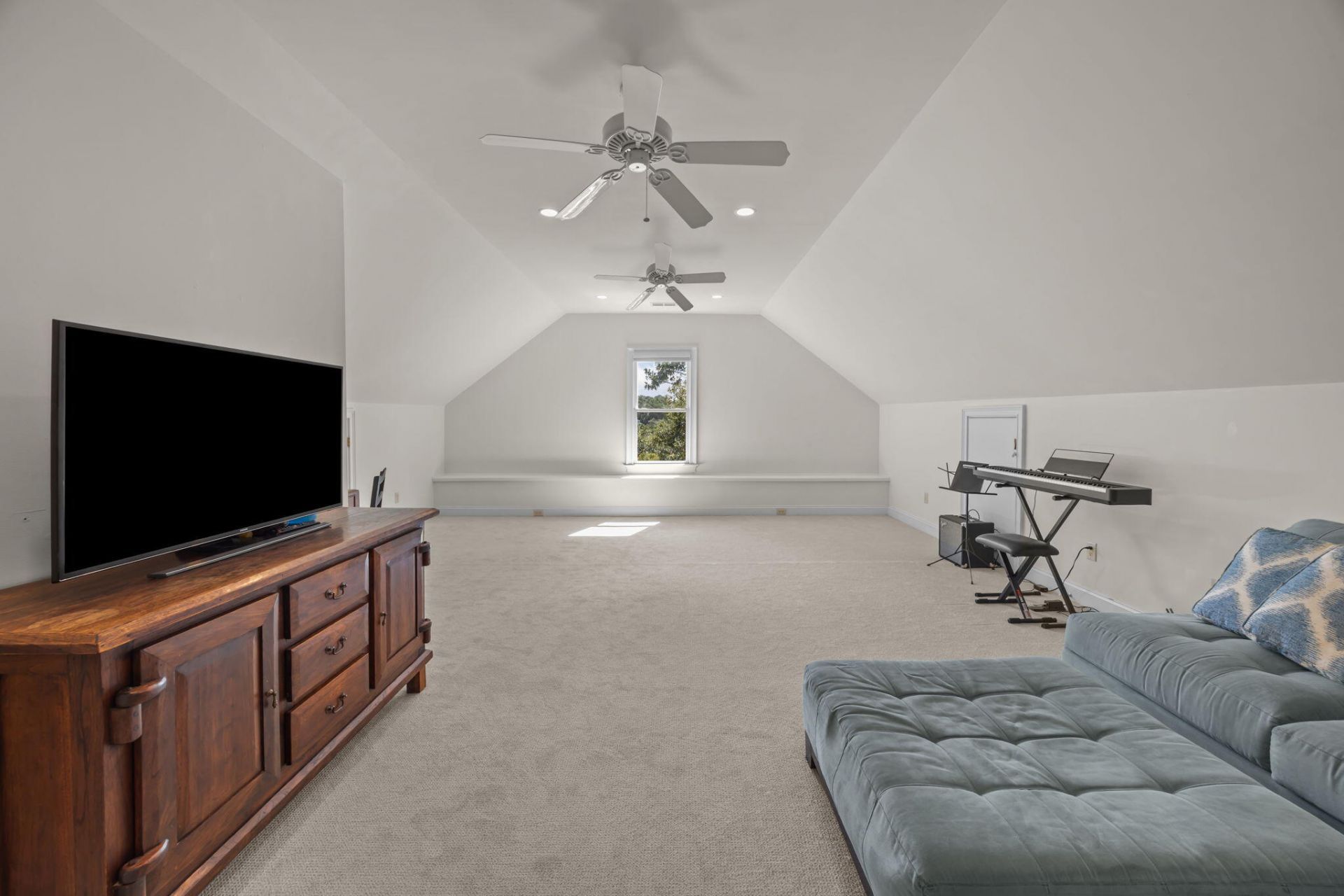 1756 Greenspoint Court Photo 31