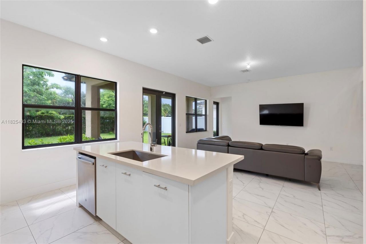 4349 SW 173rd Ave, Miramar, FL 33029 Photo